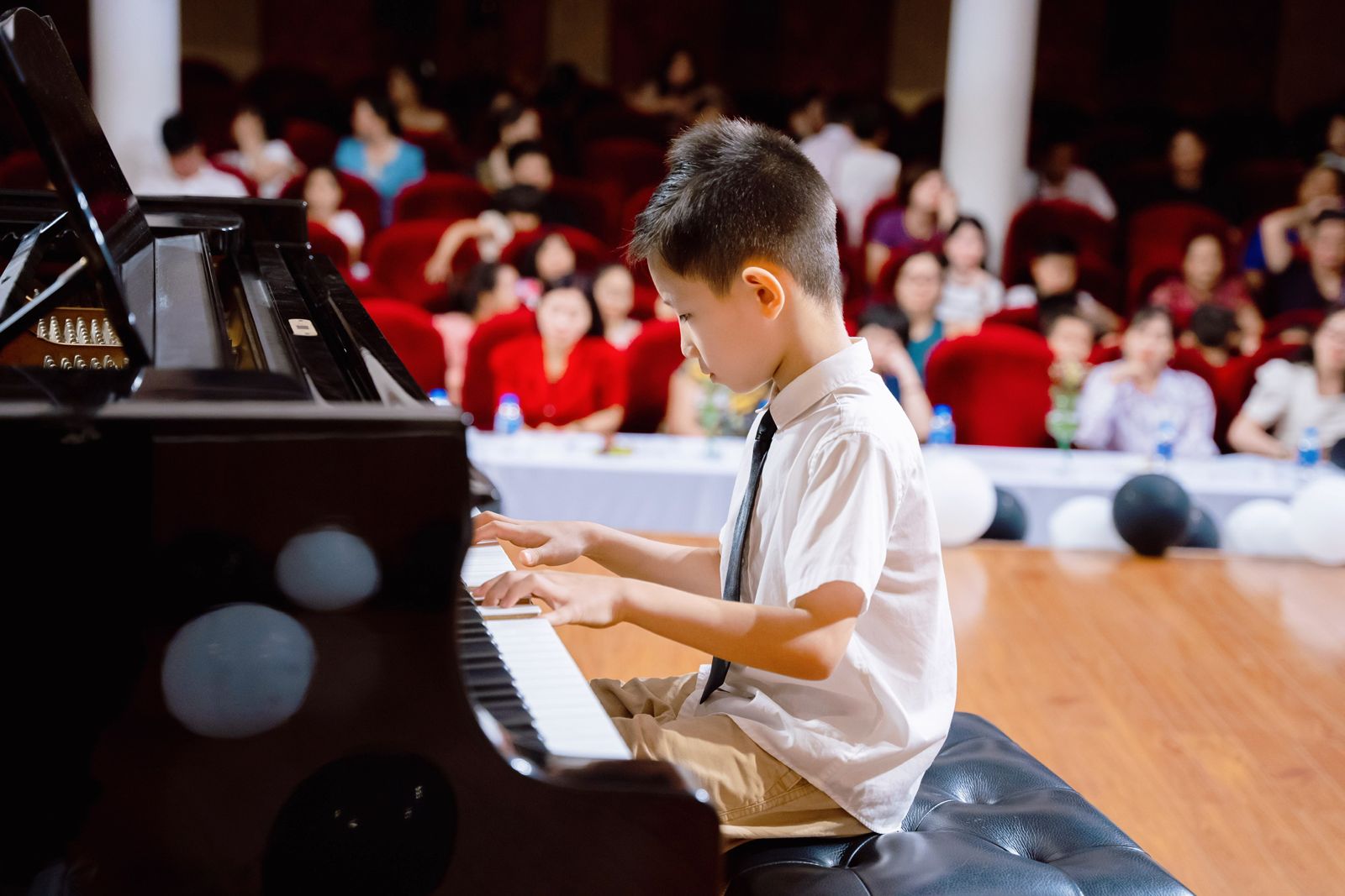 Học viên nhỏ biểu diễn